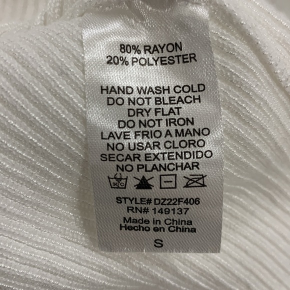 Indie Collection White ribbed top Size Small - Picture 4 of 4